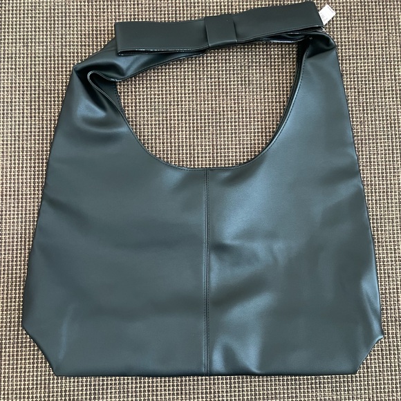 NEW Victoria's Secret Chic Black Faux Leather Slouchy Bow Hobo Shoulder Bag 2026 - Picture 4 of 10